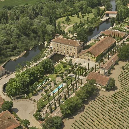 Hacienda Zorita Wine Hotel & Spa 발베르돈 외부 사진 An aerial view of the village of Saint-Martin-de-Champs