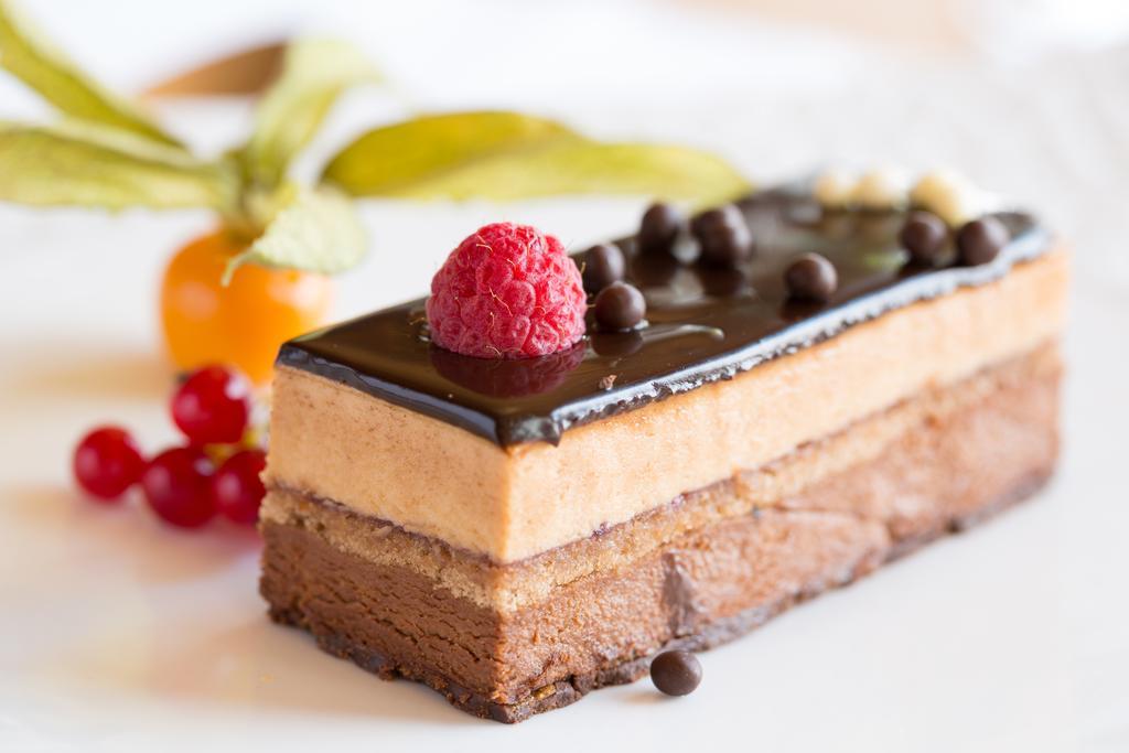 Hacienda Zorita Wine Hotel & Spa 발베르돈 외부 사진 A chocolate parfait